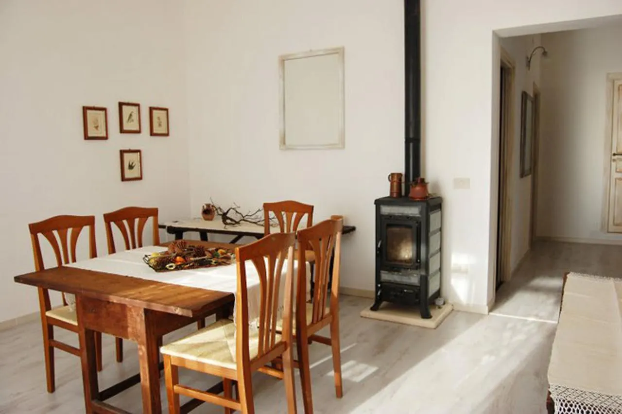 Andrea E Valentina Bed & Breakfast S'archittu Cuglieri Italy