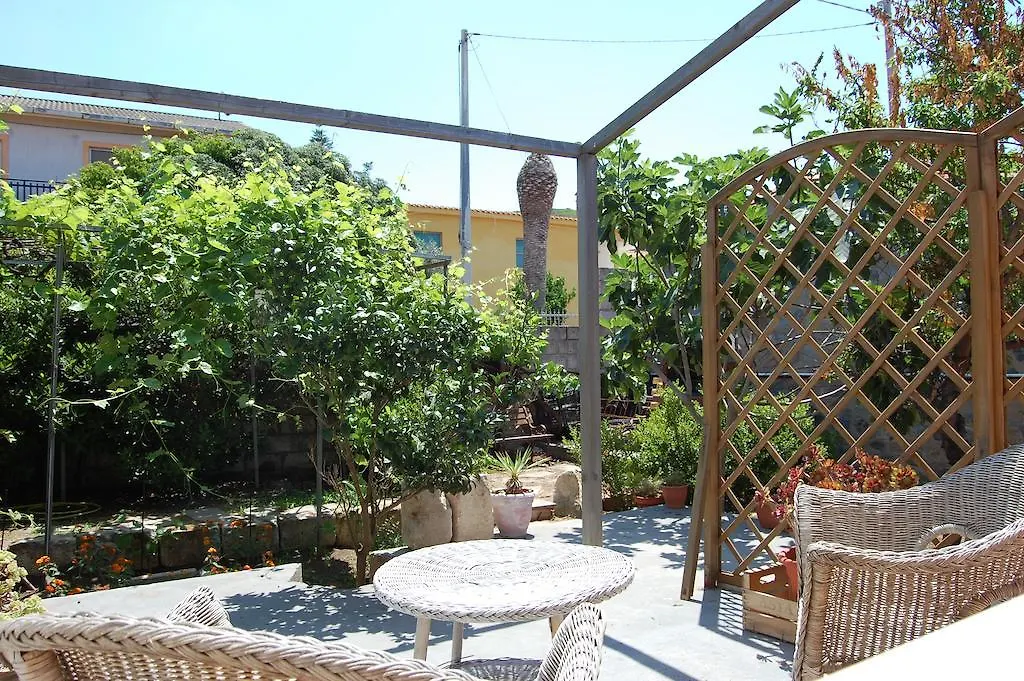 Andrea E Valentina Bed & Breakfast S'archittu Cuglieri
